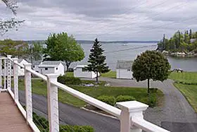 Edgewater Motel & Cottages