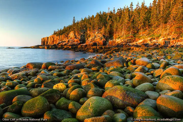 Otter Cliff with round boulders