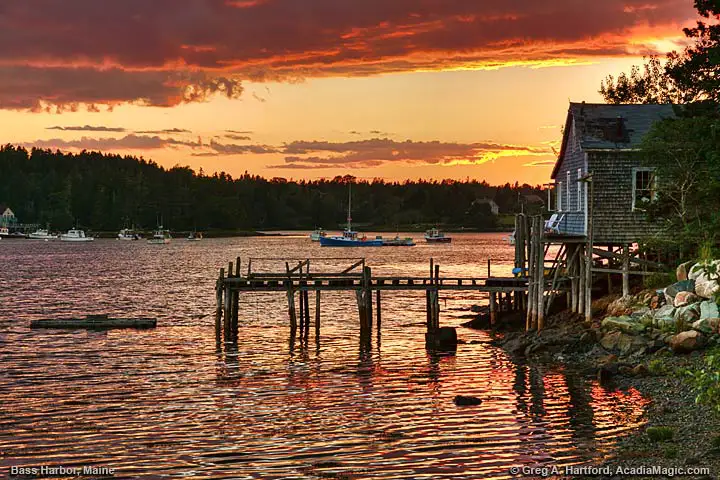View Bass Harbor buildings all in a row.