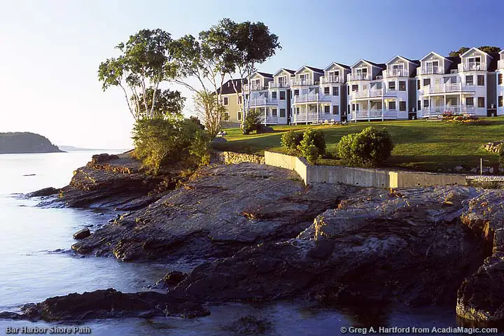 The Shore Path in front of the Bar Harbor Inn